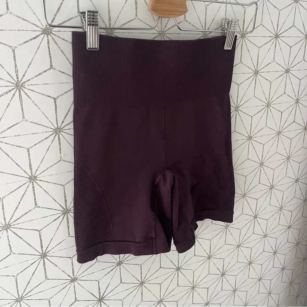 Lululemon Ebb to Street Spandex Short 6”